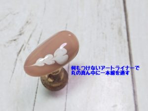 バレンタインネイル作成中のネイルチップ画像